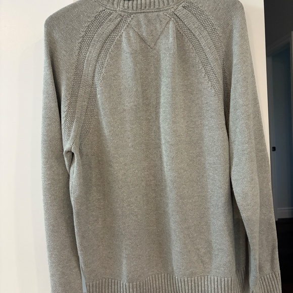 Tommy Hilfiger Sweater - Picture 2 of 3